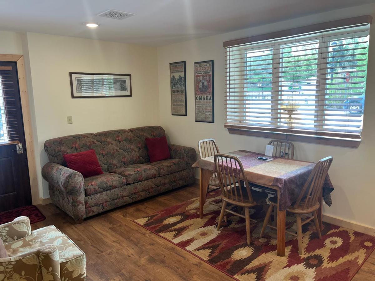 Creekside Downtown Vacation Suites, Only Adults 25 Or Older Buffalo Luaran gambar